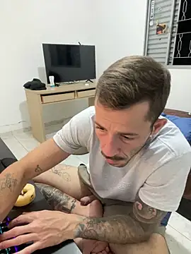 Lucasjandre online show from November 2025 10:42:02 PM