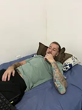 Lucasjandre online show from November 2025 12:24:01 AM