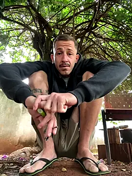 Lucasjandre online show from December 2025 09:49:01 AM