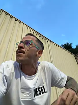 Lucasjandre online show from January 2026 10:01:01 PM