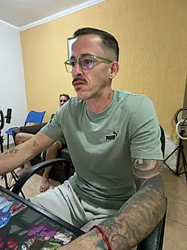 Lucasjandre online show from June 2026 11:51:02 PM