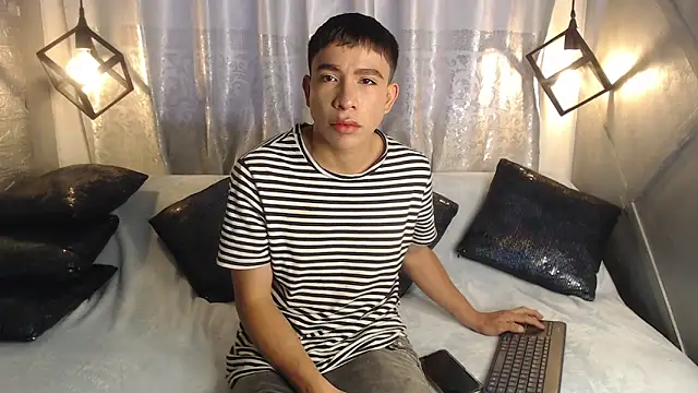 Aaron foxx1 online show from November 2025 12:48:01 PM