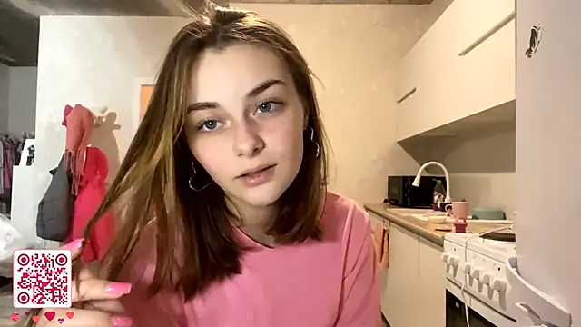 Snapshot of GeralynChiszar chatting on November 2025 08:21:02 PM GeralynChiszar online show from November 2025 08:21:02 PM