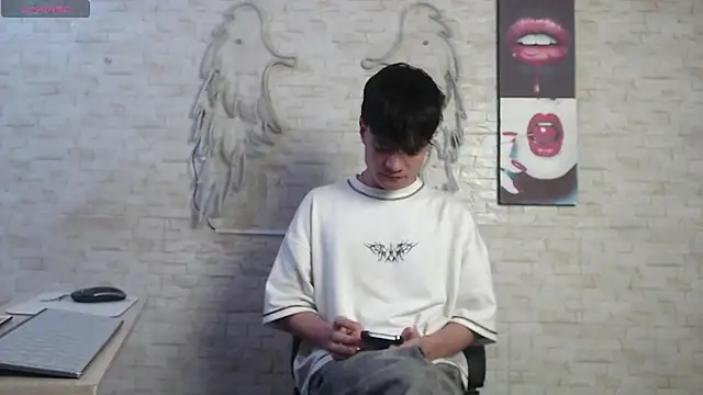 axel milo kairo and noa online show from February 2026 06:00:02 PM