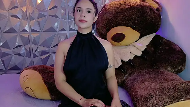 Ciara Lawrence online show from November 2025 01:10:02 PM