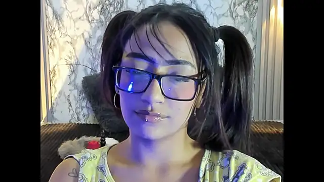 Valkyfoxxx online show from November 2025 03:05:01 AM