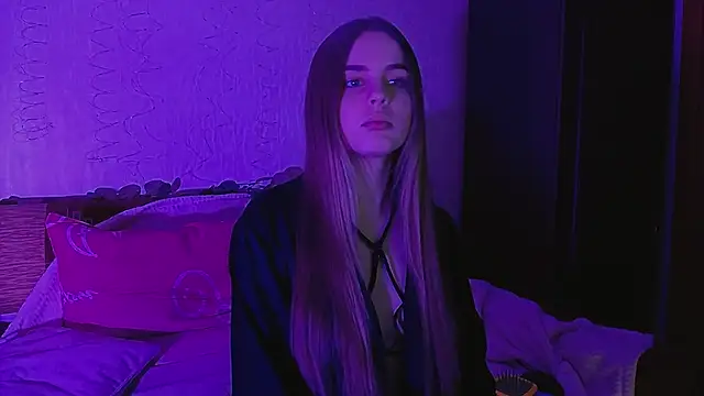 AlicaLOVEalisa777 online show from December 2025 02:23:02 PM