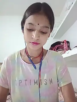 Mohnicute online show from May 2026 01:06:01 PM