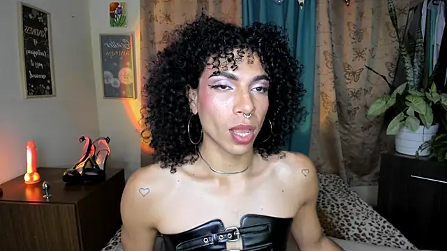 Snapshot of Angel_White25 chatting on June 2026 11:14:02 PM Angel White25 online show from June 2026 11:14:02 PM