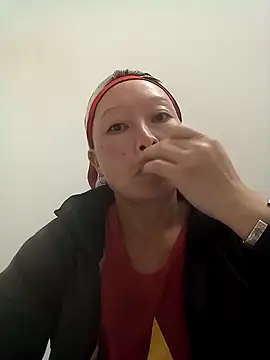 girl-hot2x online show from November 2025 01:50:01 PM