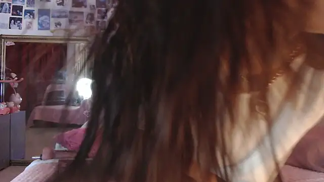 Snapshot of Mia_Tylorr chatting on November 2025 09:48:02 PM Mia Tylorr online show from November 2025 09:48:02 PM