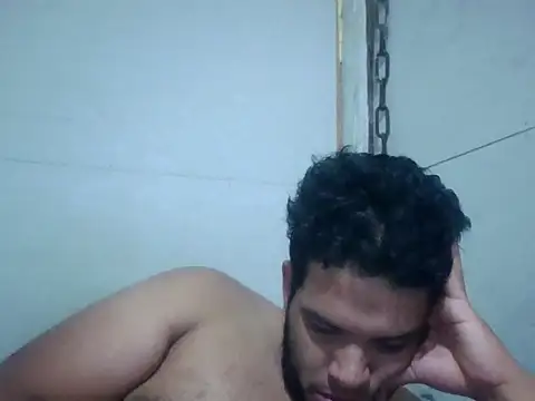 Snapshot of josecamsex27 chatting on November 2025 03:56:02 PM josecamsex27 online show from November 2025 03:56:02 PM