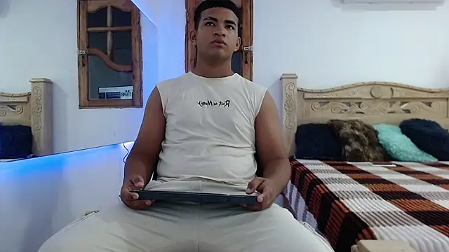 Snapshot of mathews___ chatting on November 2025 02:22:01 AM mathews online show from November 2025 02:22:01 AM