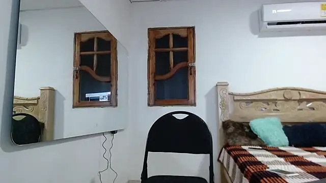 Snapshot of mathews___ chatting on November 2025 02:24:01 AM mathews online show from November 2025 02:24:01 AM