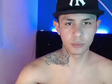 Snapshot of damiansexyboy69 chatting on November 2025 03:12:02 PM damiansexyboy69 online show from November 2025 03:12:02 PM