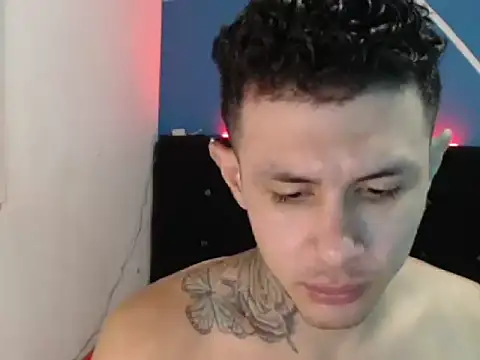 Snapshot of damiansexyboy69 chatting on November 2025 04:44:01 AM damiansexyboy69 online show from November 2025 04:44:01 AM