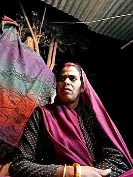 Neetujk online show from November 2025 03:52:02 PM