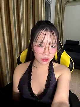 qiqi200135 online show from November 2025 02:28:01 PM