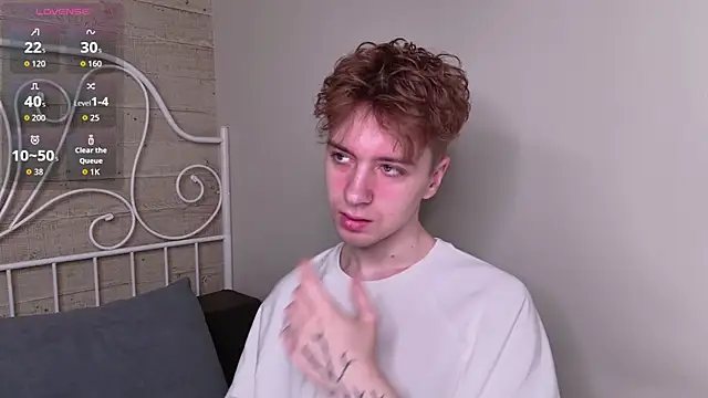 Paul Holt online show from November 2025 08:44:01 PM