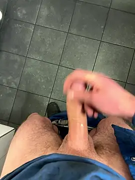 lukasDickpic12 online show from January 2026 12:26:01 AM