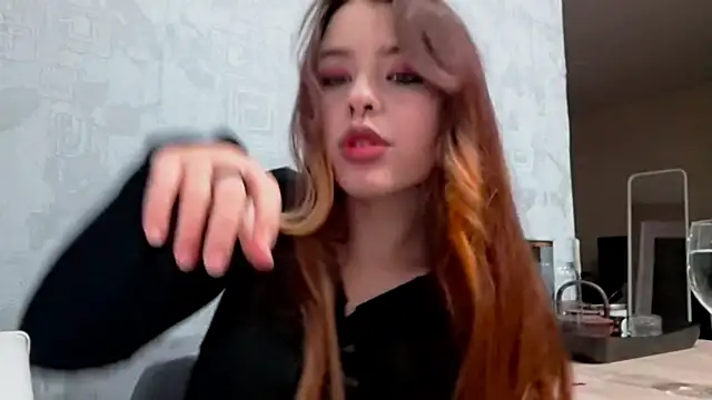 AwnyGrub online show from November 2025 03:49:01 PM