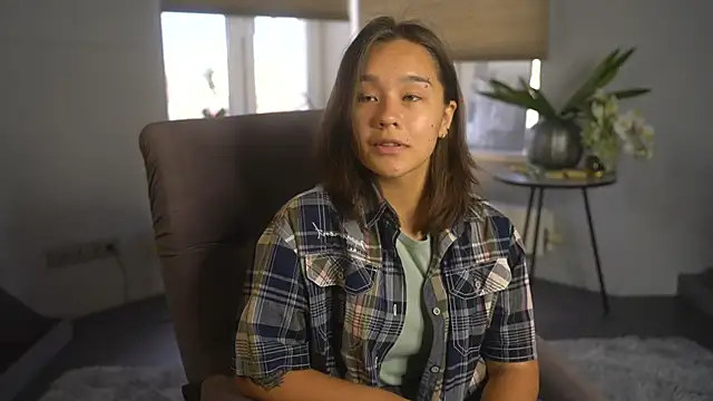 ArleenVizena online show from November 2025 11:07:01 AM