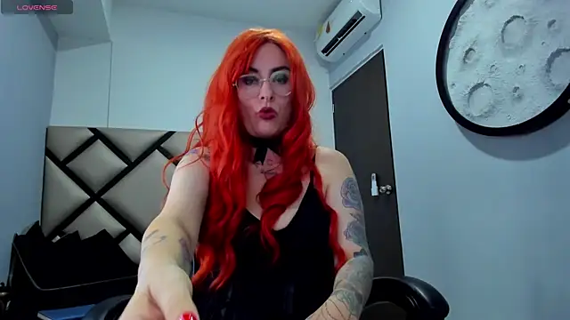 Snapshot of Nicol_helen chatting on November 2025 08:31:01 PM Nicol helen online show from November 2025 08:31:01 PM