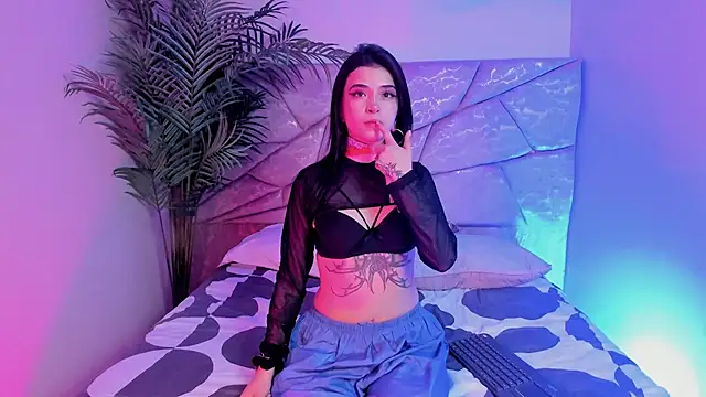 Atenea Velle online show from November 2025 01:17:02 PM