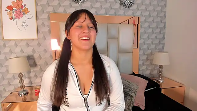 Gia harmony online show from November 2025 07:16:02 PM