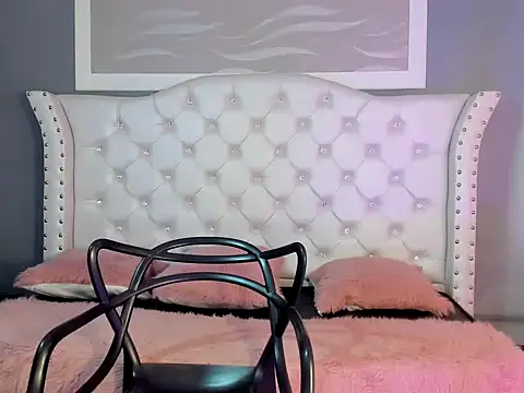 bella69  fox online show from November 2025 01:11:01 PM