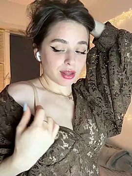 yoyogirlx online show from February 2026 01:22:02 PM