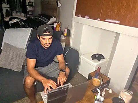 piggylatino online show from November 2025 05:17:01 AM