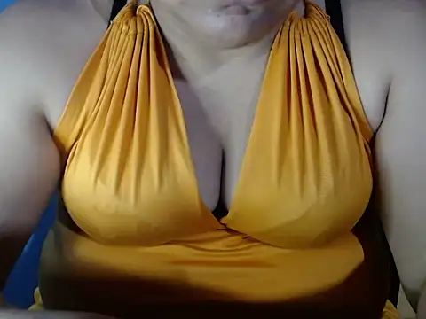 karolbb22 online show from November 2025 10:59:02 PM