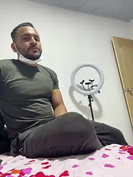 marssoldier14 online show from November 2025 10:21:01 PM