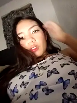 Pretty-v online show from November 2025 12:35:02 AM