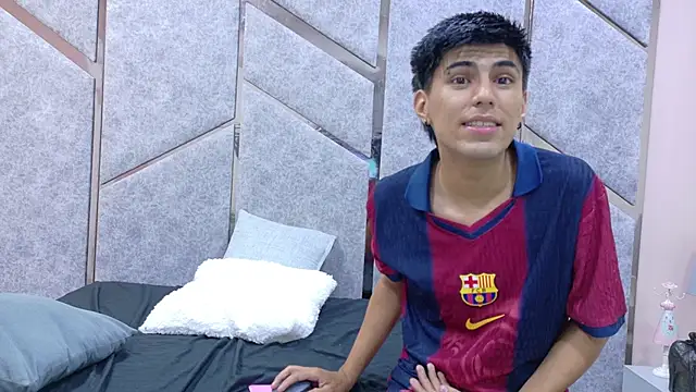 Snapshot of Lily_y_Finn chatting on November 2025 03:28:02 AM Lily y Finn online show from November 2025 03:28:02 AM