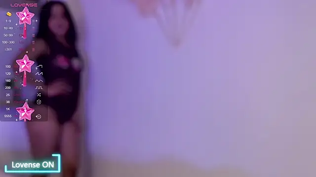 Amelia-Voss online show from December 2025 01:17:04 PM