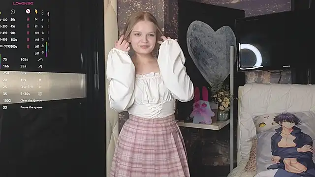 Snapshot of MicheleHonas chatting on November 2025 08:36:02 PM MicheleHonas online show from November 2025 08:36:02 PM