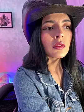 Cristal Cerati  online show from November 2025 05:33:02 PM