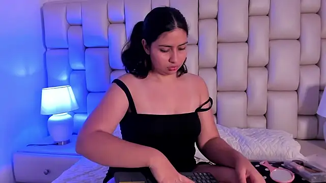 lea hunter   online show from November 2025 07:29:02 PM