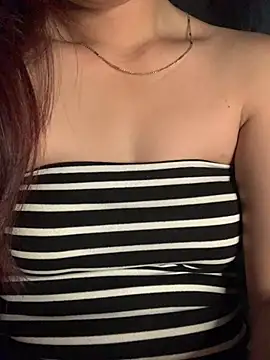 Snapshot of Winnie-sexy chatting on March 2026 10:33:01 PM Winnie-sexy online show from March 2026 10:33:01 PM