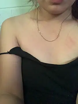 Snapshot of Winnie-sexy chatting on April 2026 07:03:02 AM Winnie-sexy online show from April 2026 07:03:02 AM