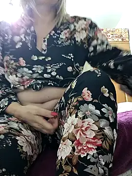 Tania9  online show from November 2025 02:23:01 PM