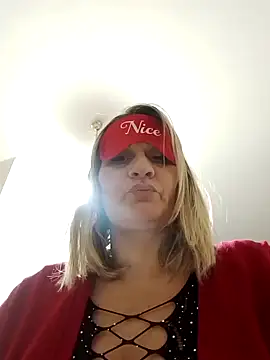 Tania9  online show from November 2025 09:05:02 PM