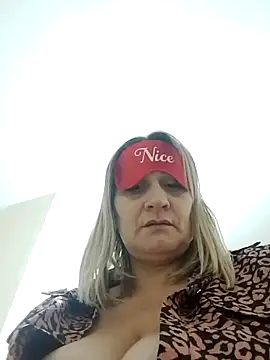 Tania9  online show from November 2025 10:47:02 PM