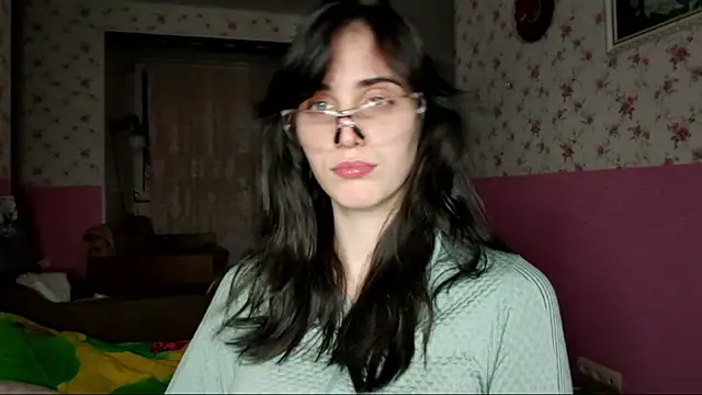 Hervell Motti online show from November 2025 03:52:02 PM