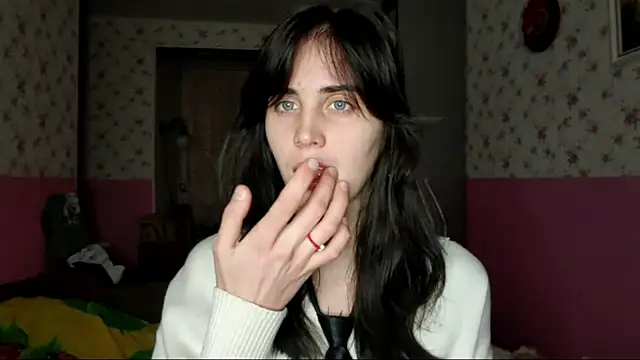 Hervell Motti online show from November 2025 04:23:01 PM