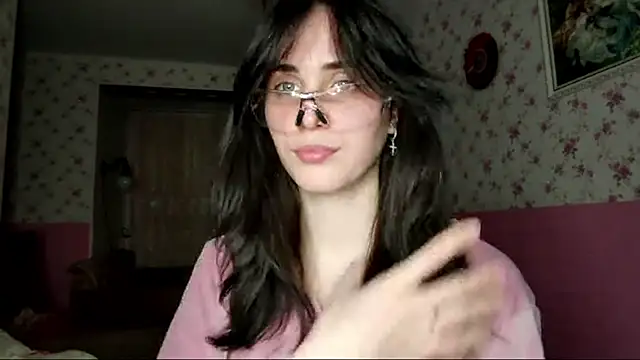 Hervell Motti online show from November 2025 03:38:02 PM