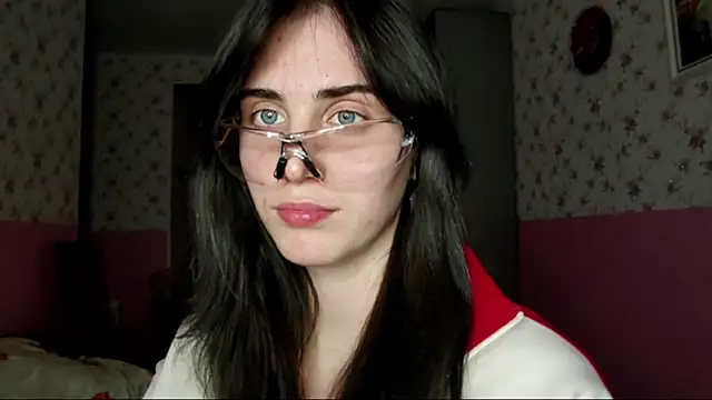 Hervell Motti online show from November 2025 03:33:01 PM