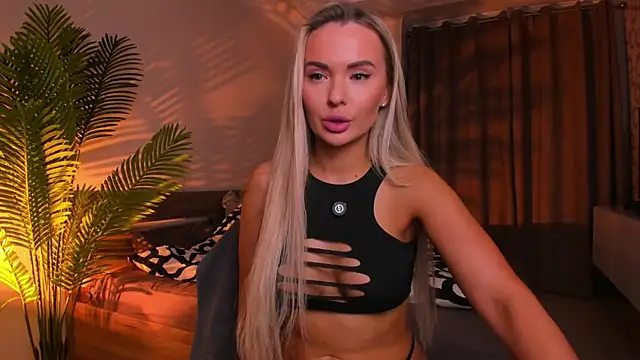 Honey Bunnyy  online show from November 2025 09:41:02 PM